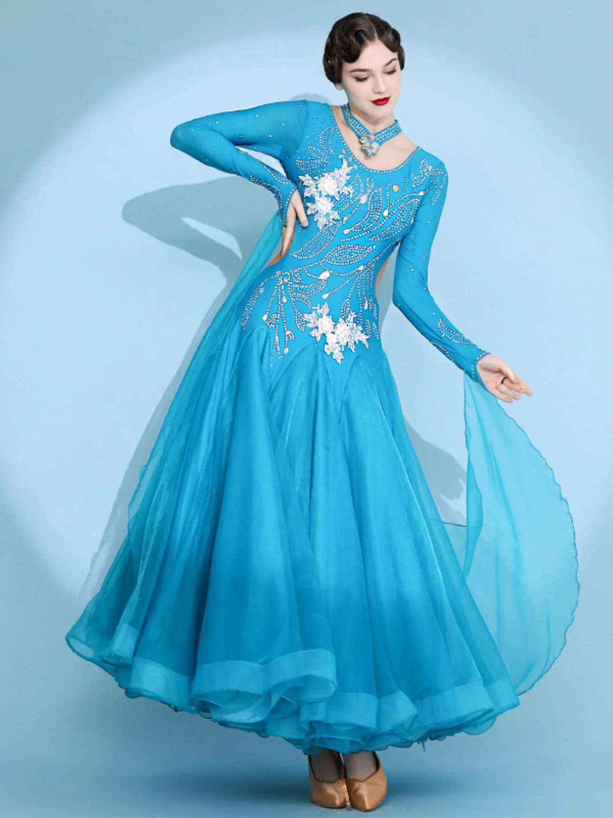 2025 Frau Neue Modern Dance Ballroom Dance Kostüm Wettbewerb Kostüm Ballroom Dance Walzer Kleid S7074