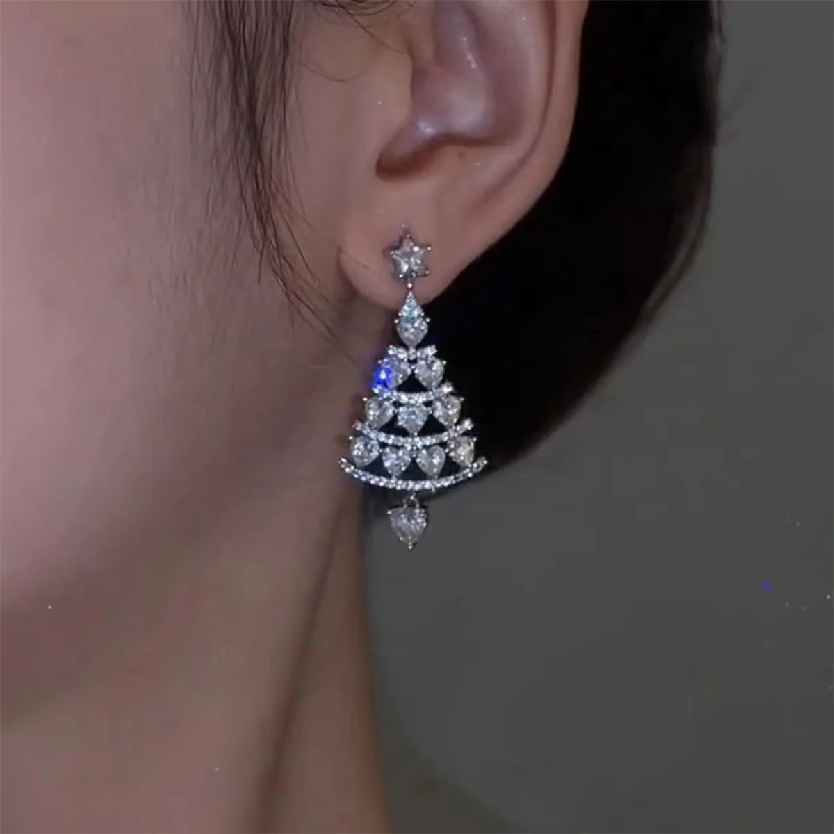 Orecchini pendenti con albero di natale in zircone scintillante per le donne orecchini pendenti con piante di albero di natale alla moda gioielli