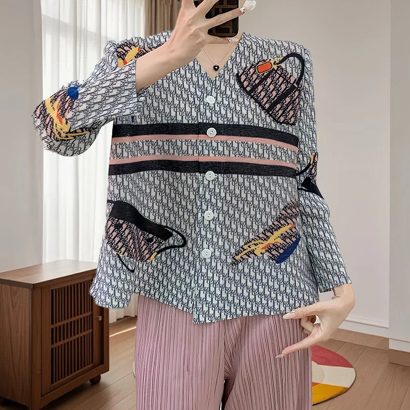

Miyake Pleated Shirt 2025 Summer New Simple Loose Design Cardigan Blouse Temperament Elegant Match Short Jacket Women Clothing