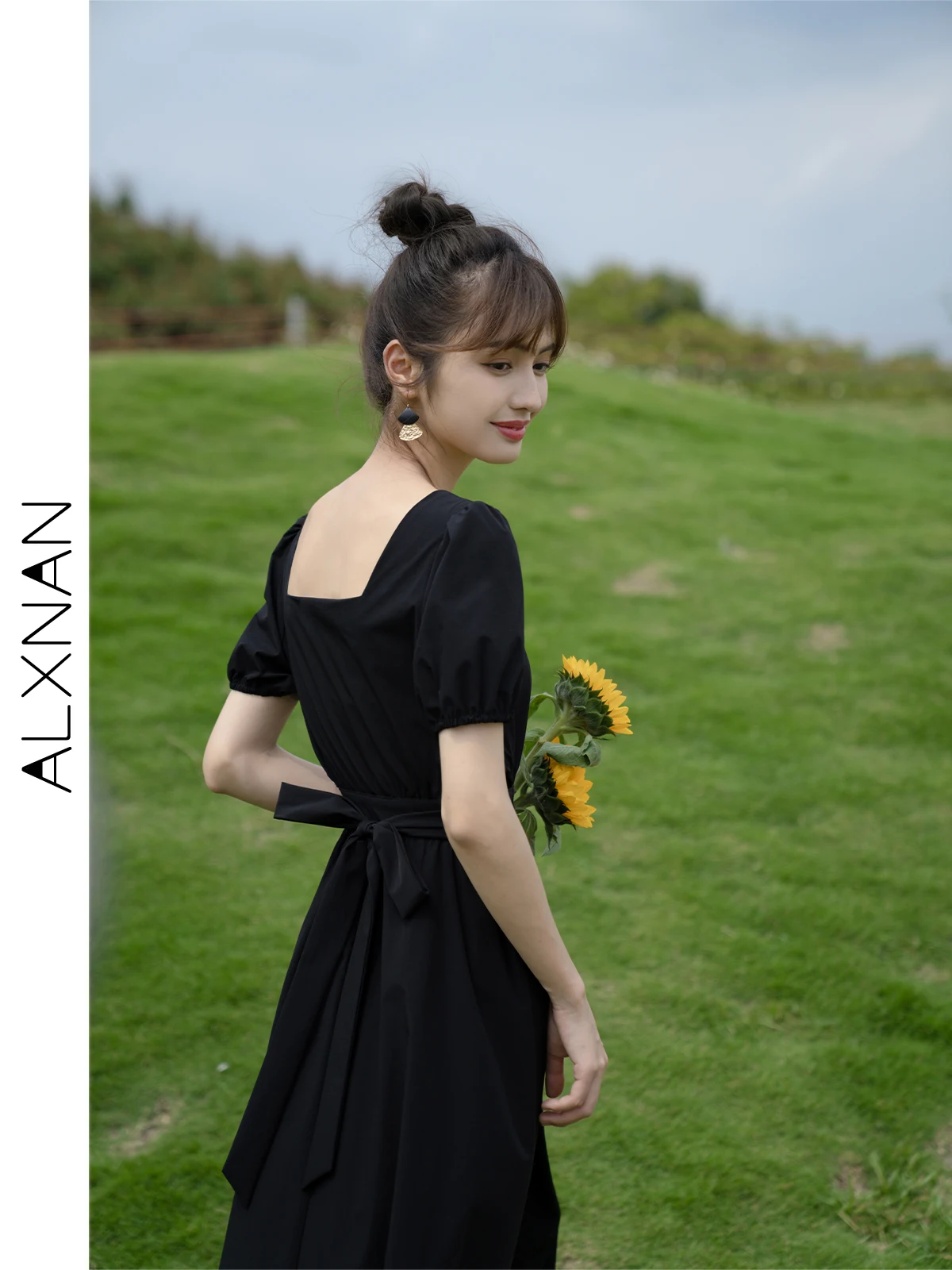 ALXNAN Puff Sleeves Hollow Out Dresses for Women Summer 2024 New A-line Midi Smocked Square Collar Lace-up Lady Dress LXN18216