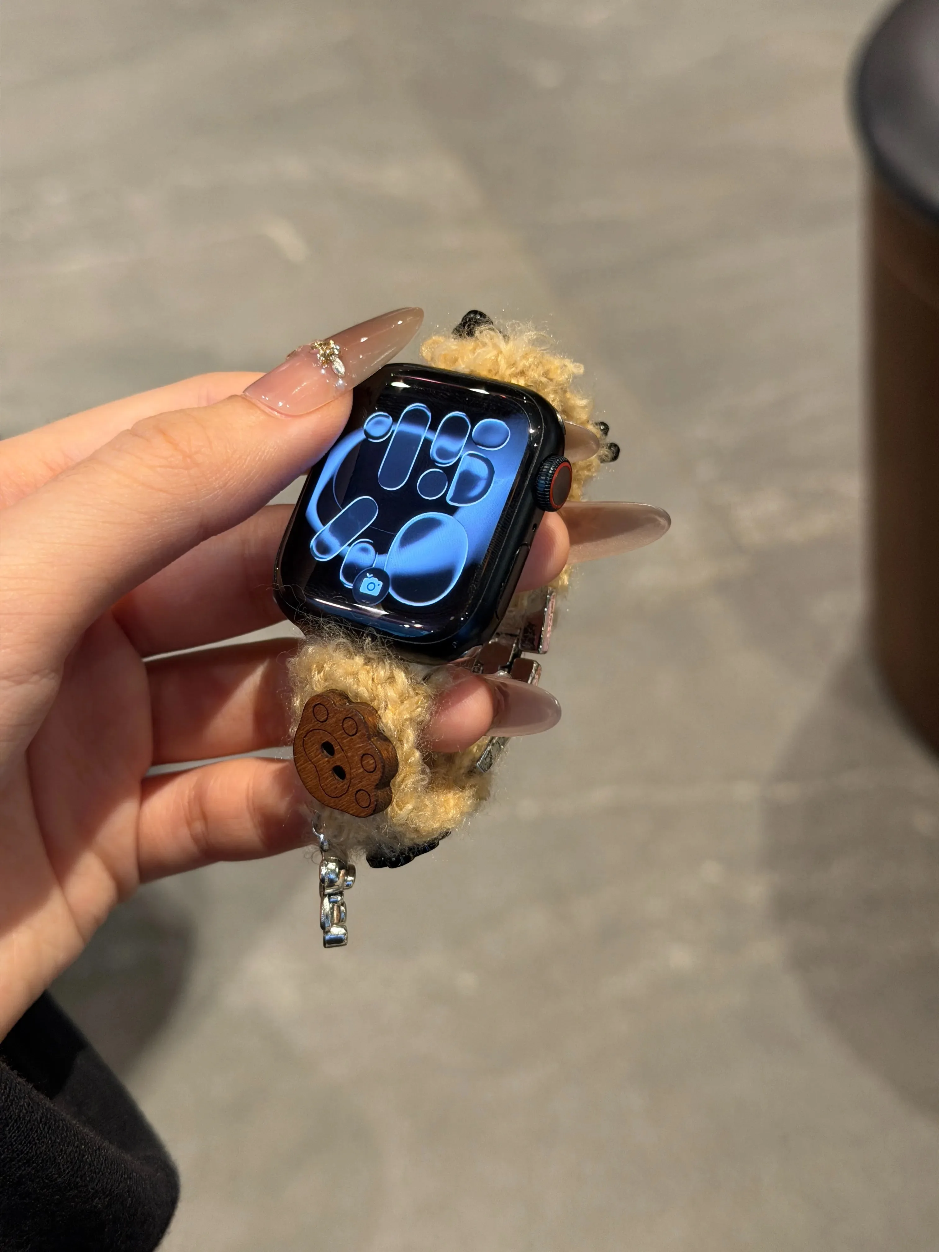 

Autumn and Winter Plush Bear Compatible iWatch Strap 38mm 40mm 41mm 42mm 44mm 45mm 49mm Fashion Strap