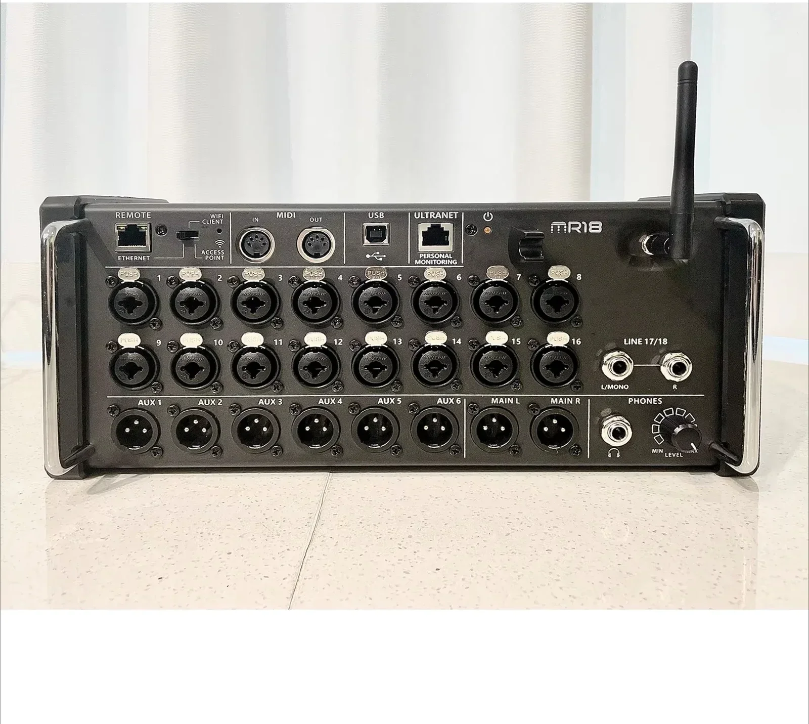 MR12/MR18 with a Fan New Version 12/18 channel Digital Audio Console Mixer 12-Bus Integrated WiFi Module/USB Stereo Recorder