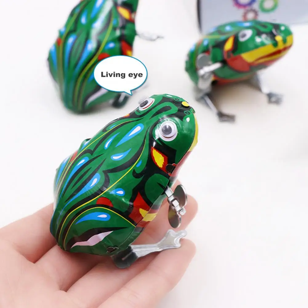 1/8Pcs Wind-up Frog Toy Nostalgic Vintage Frog Toy Movable Eyes Clockwork Spring Iron Jumping Green Frog Toy Party Favors Gift