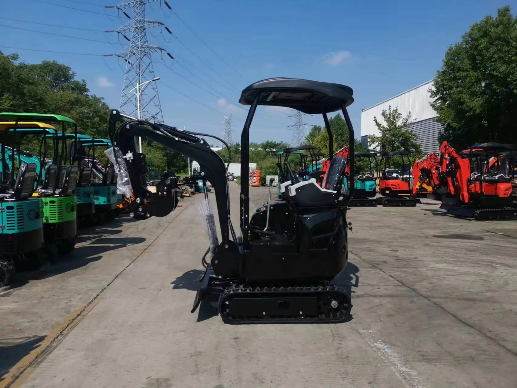 الصين حفارة صغيرة 1.5 طن 1.6 طن حفارة هيدروليكية حقيبة صغيرة شحن مجاني مايكرو حفار مصنع كوبوتا حفارة صغيرة