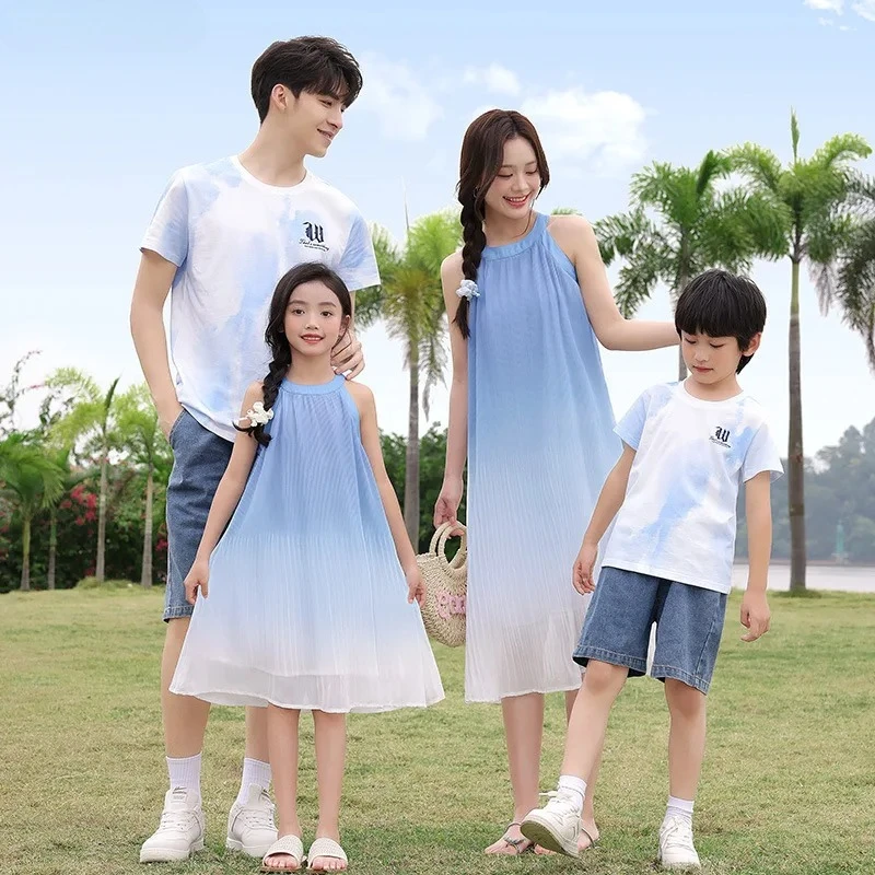

2025 Beach Family Matching Dresses Mother Daughter Outfits Father Son Shirts Mom Dad Kids Clothes Set Couple Parent Child Summer
