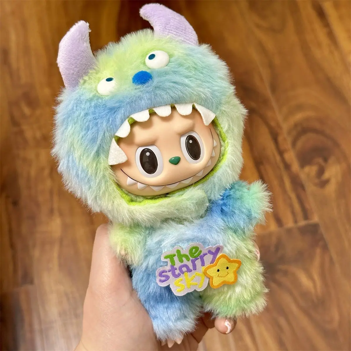 

Spot Labubu17cm плюшевая игрушка, детская одежда, тканевый кулон первого и второго поколения, виниловый набор для замены куклы