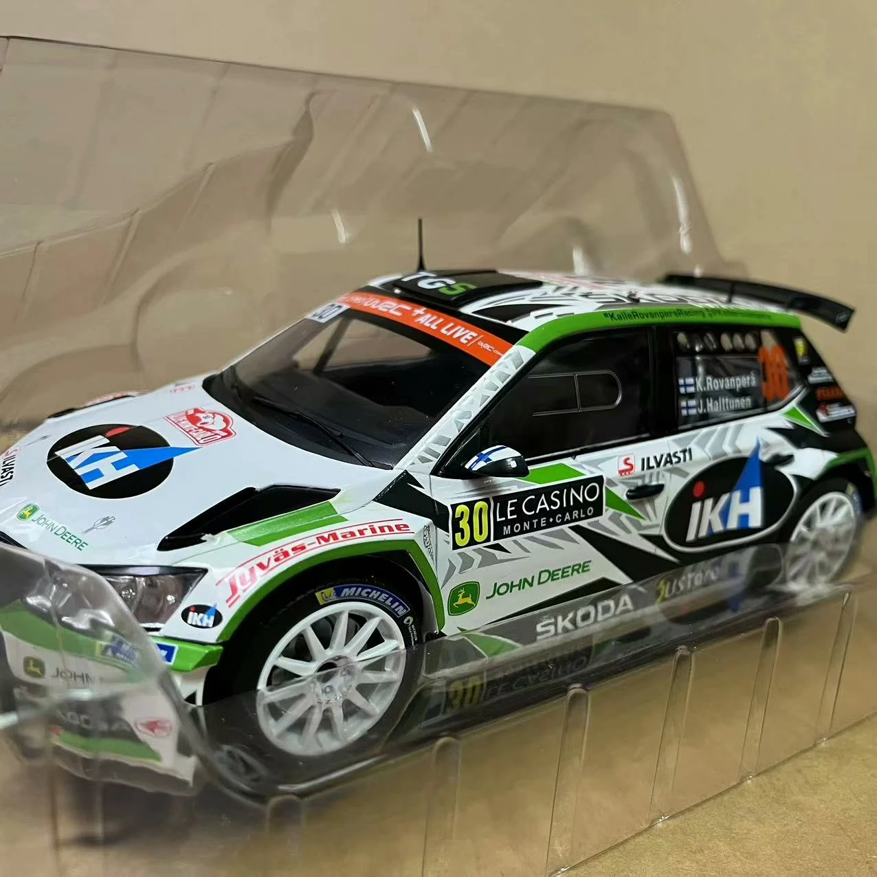 Diecast IXO 1/18 Scale SKODA FABIA R5 #30 Skoda Racing Model Alloy Car Model Collectible Toy Gift Souvenir Display Ornament