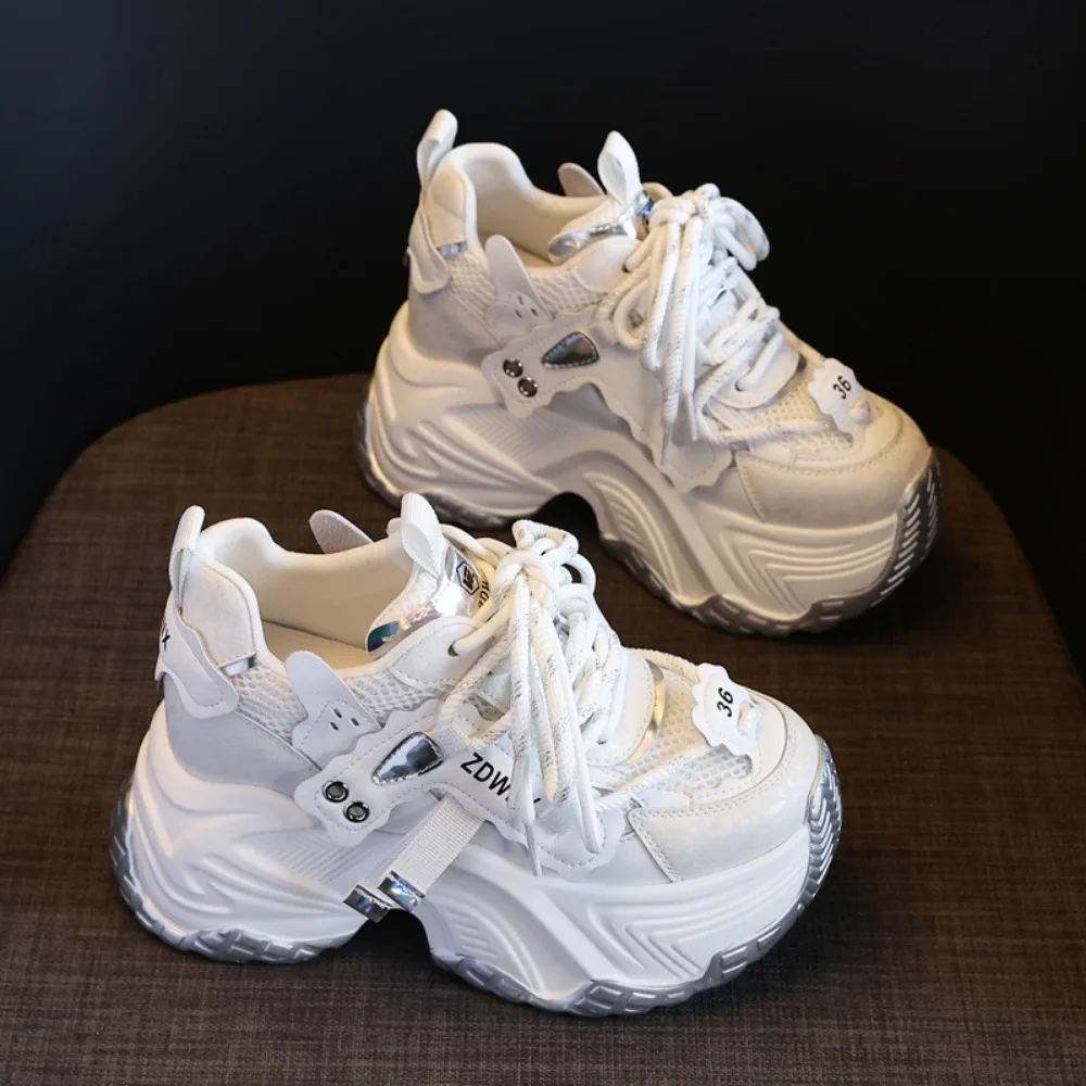 

Женские кроссовки, новинка весны 2024, обувь для спорта и отдыха для маленького роста, женская обувь для папы на толстой подошве с увеличенной высотой внутри