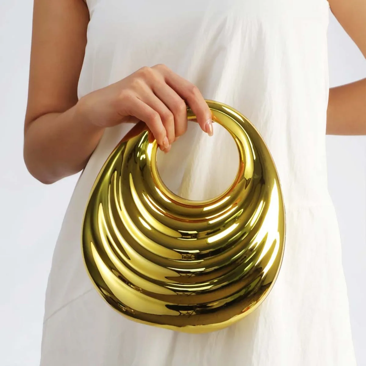 New Fashionable and Individual Gold and Silver Acrylic Ladies Evening Handheld Bags Ideal for Dinner Parties