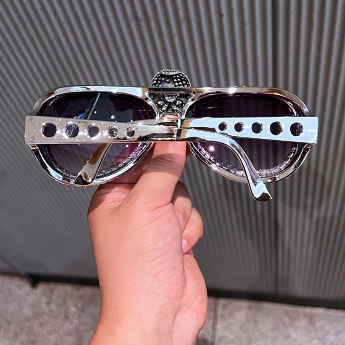 Luksusowe designerskie okulary przeciwsłoneczne Disco Kobiety 60s Rock Star Cool Golden Heavy Metal Skull Luksusowe męskie okulary przeciwsłoneczne Cosplay Party Glasses — zdjęcie 7