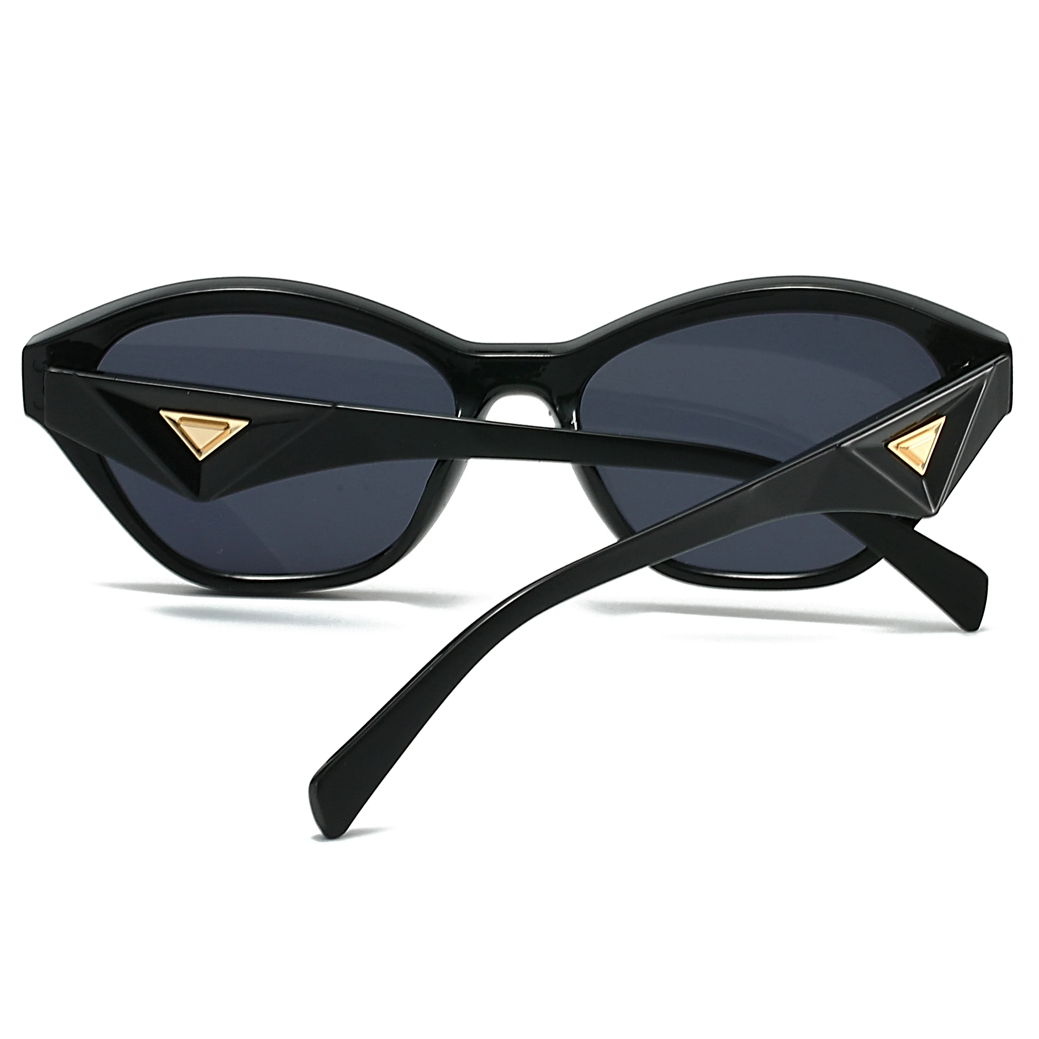 Cool Frames Glasses with a Distinctive Contour. The Unique Geometric Shape, Fashionable and Versatile, Perfect for Daily Outings