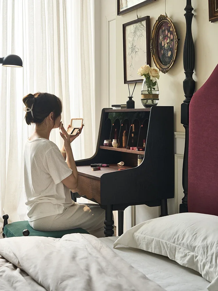 خزانة خشبية صلبة فرنسية قديمة، شقة صغيرة، طراز أمريكي مع أدراج، خزانة تخزين بجانب السرير