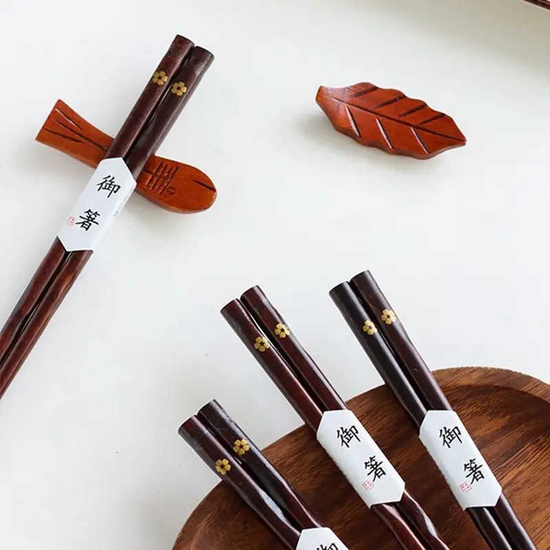 1 Pair Japanese Sakura Sushi Chopsticks Natural Wooden Eco-Friendly Reusable Wood Korean Chinese Food Chopsticks Dinnerware