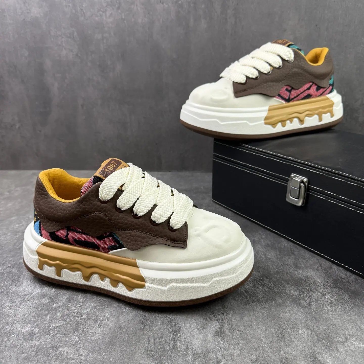 Light Shock Absorbing Men Sports Footwear Monochrome Flat Outsole Thin Cloth Upper Daily All Match Commuter Sneakers
