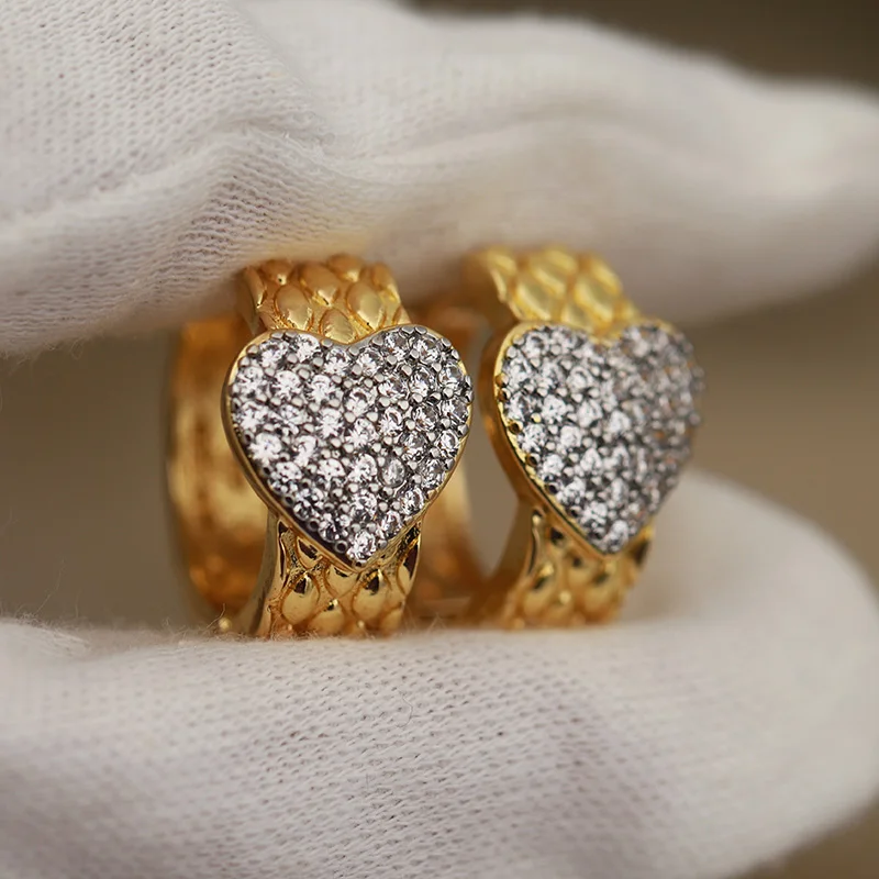 جديد البصر تصميم كريستال القلب وأقراط للنساء أزياء العلامة التجارية والمجوهرات الأقراط الكلاسيكية هدية