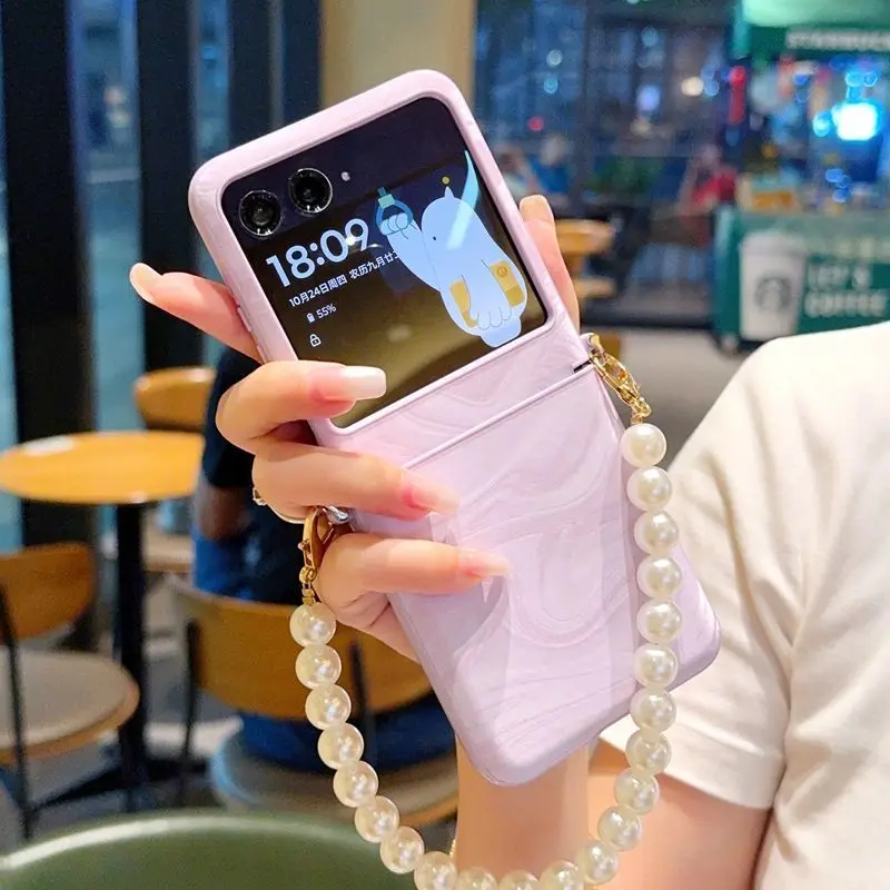 

Suitable moto razr 50 60Ultra Pattern Pearl Bracelet Folding Phone Case