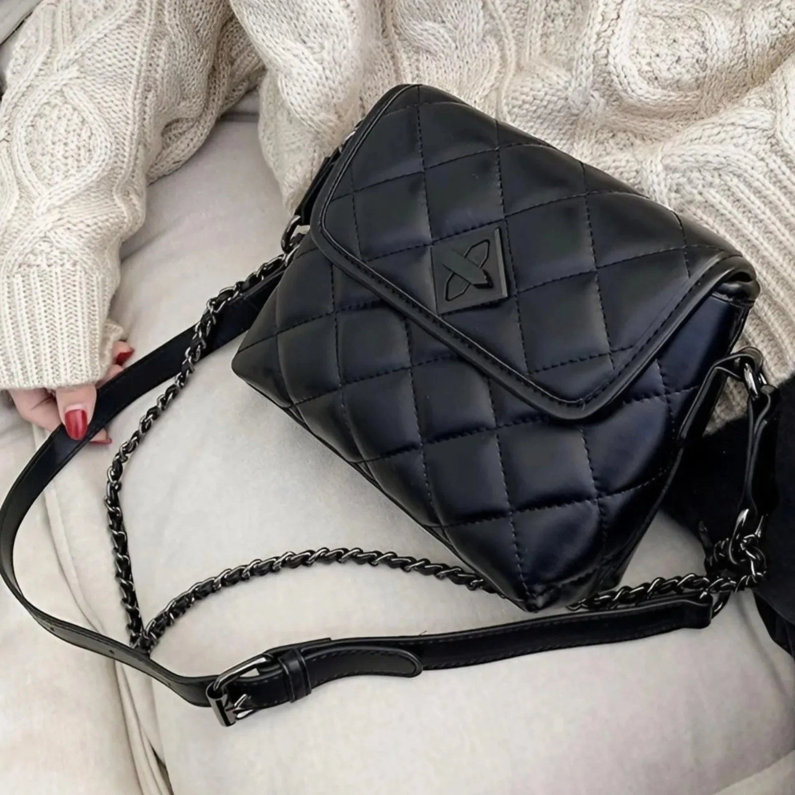 

Women PU Leather Shoulder Bag Fashionable Chain Handbag Elegant Versatile Design Compact Purse For Daily Use Dating Party Gift