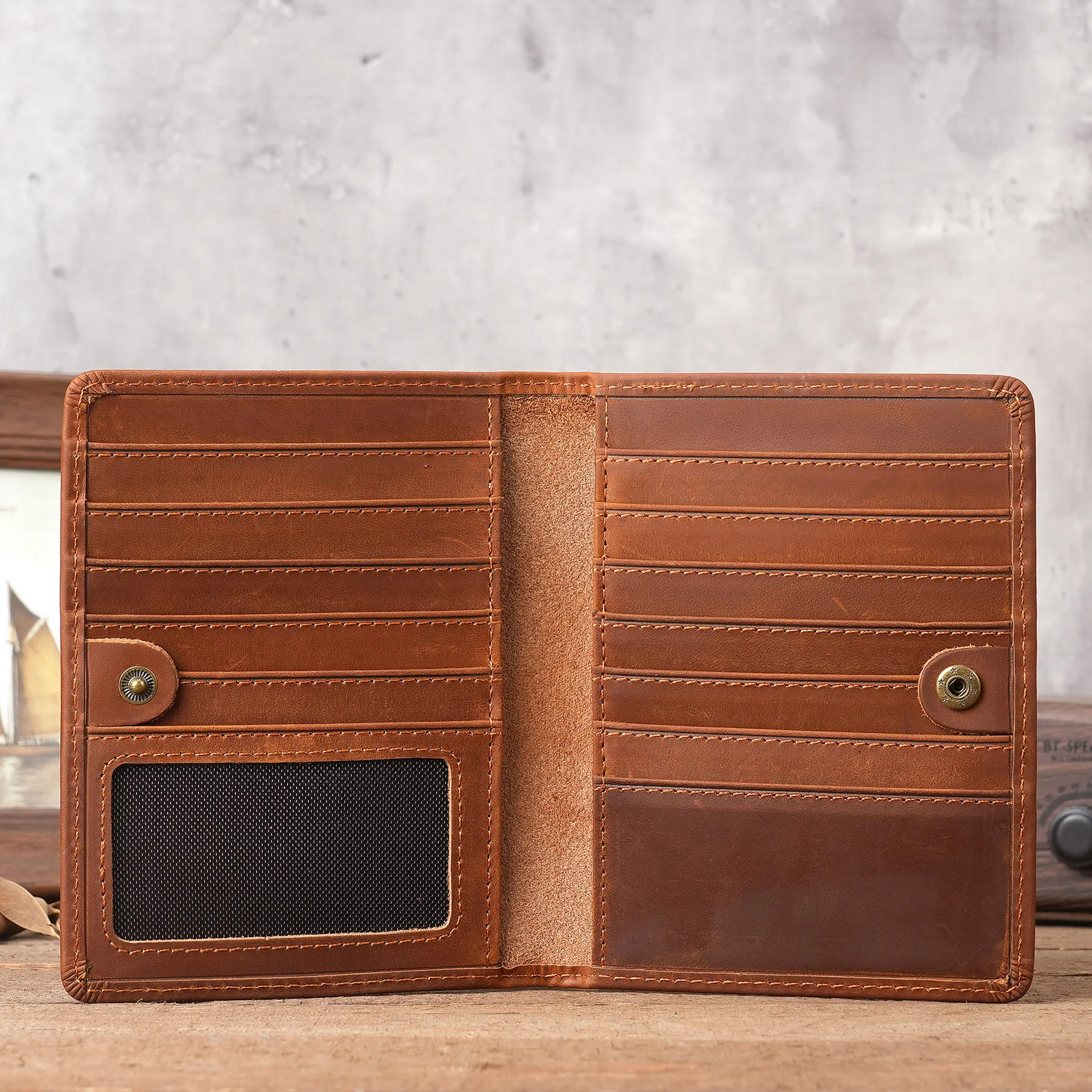 1135 Male and Female Genuine Leather Crazy Horse Leather Passport Bag Retro Multi Slot Card Bag for Travel and Business Trips