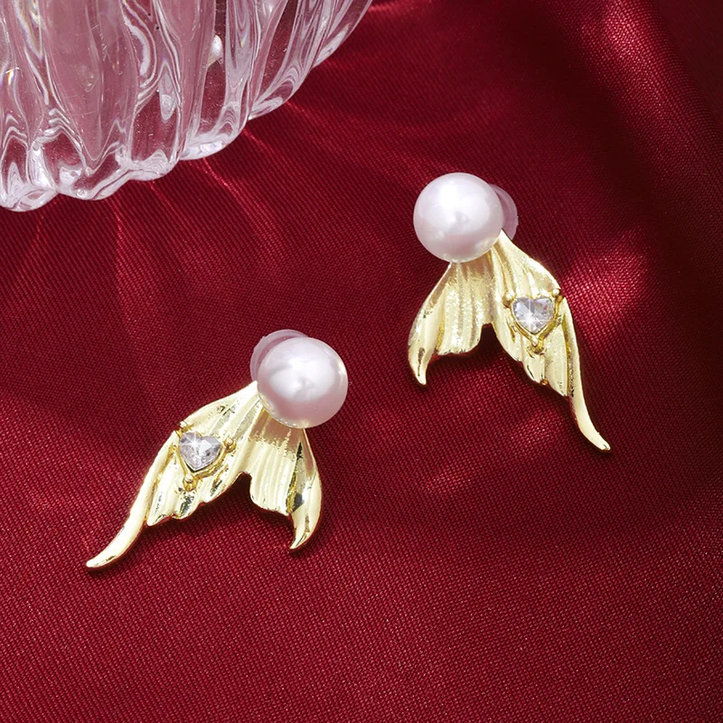 Korean New Fashion Pearl Mermaid Tail Gold Colour Stud Earrings Simple Exquisite Crystal Statement Earrings Women's jewelr