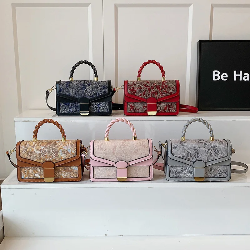 

Embroidered Women's Handbag 2025 – Woven Crossbody Shoulder Bag Chic Square Mini Bag