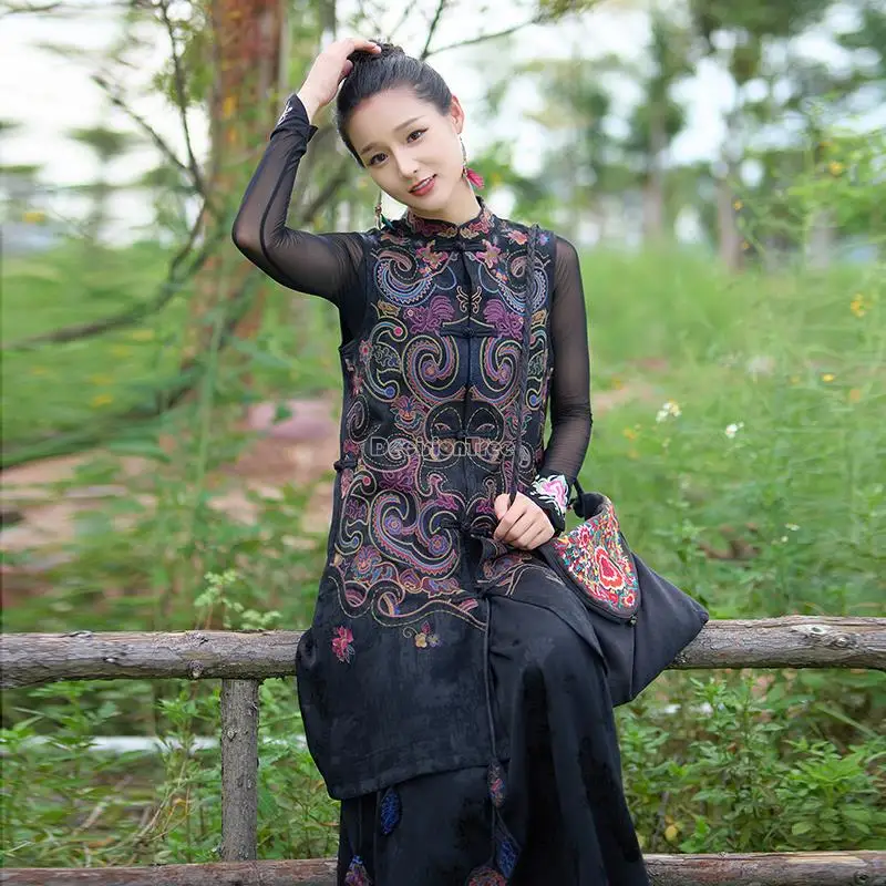 2023 new women's chinese ethnic style stand collar flower embroidery long sleeveless jacket top cheongsam button blouse s834