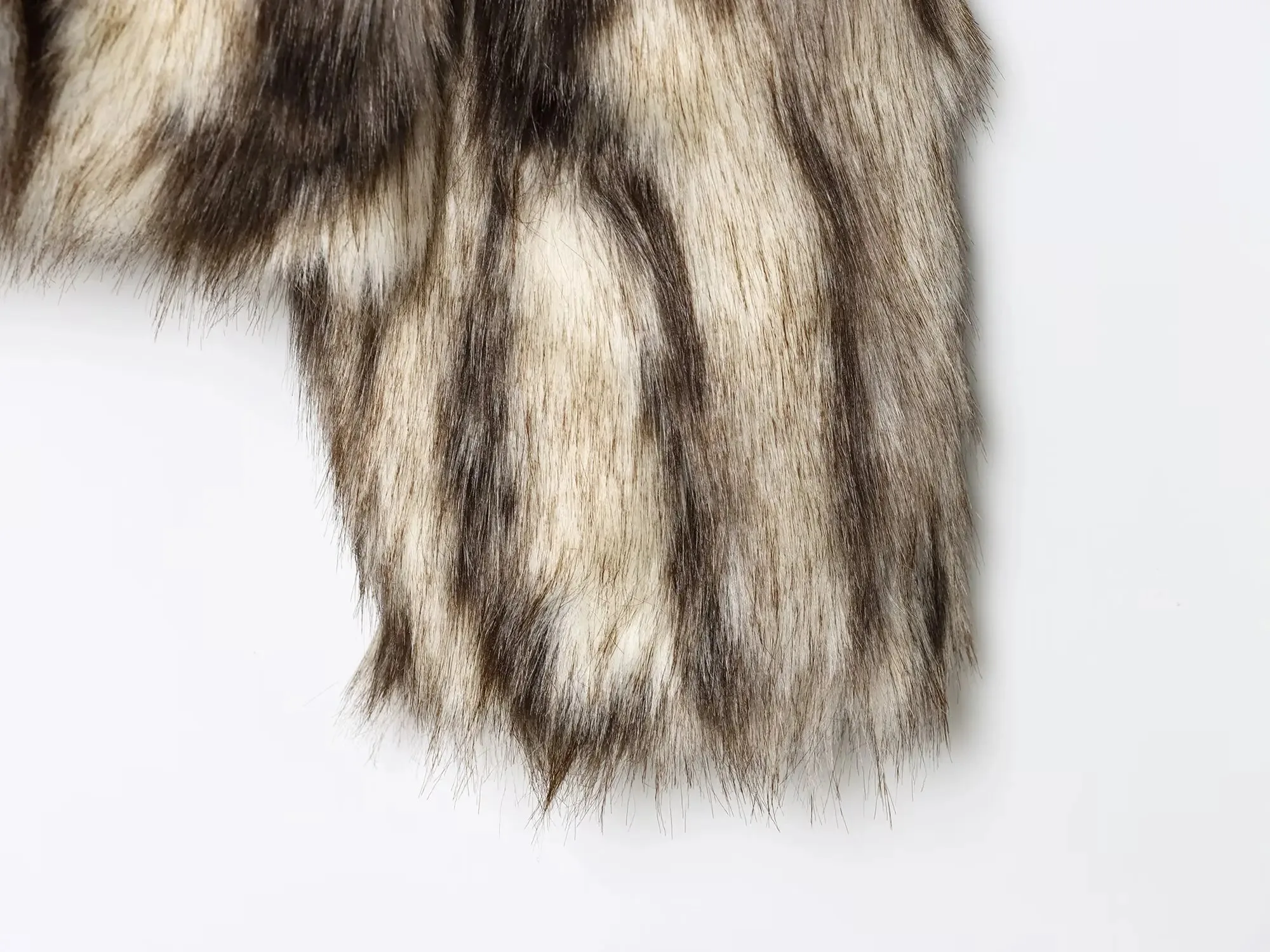 HH Women Multicolor Faux Fur Effect Loose Coat 2025 Woman Winter Fashion Casual Long Sleeves Button Warm Short Jacket Mujer