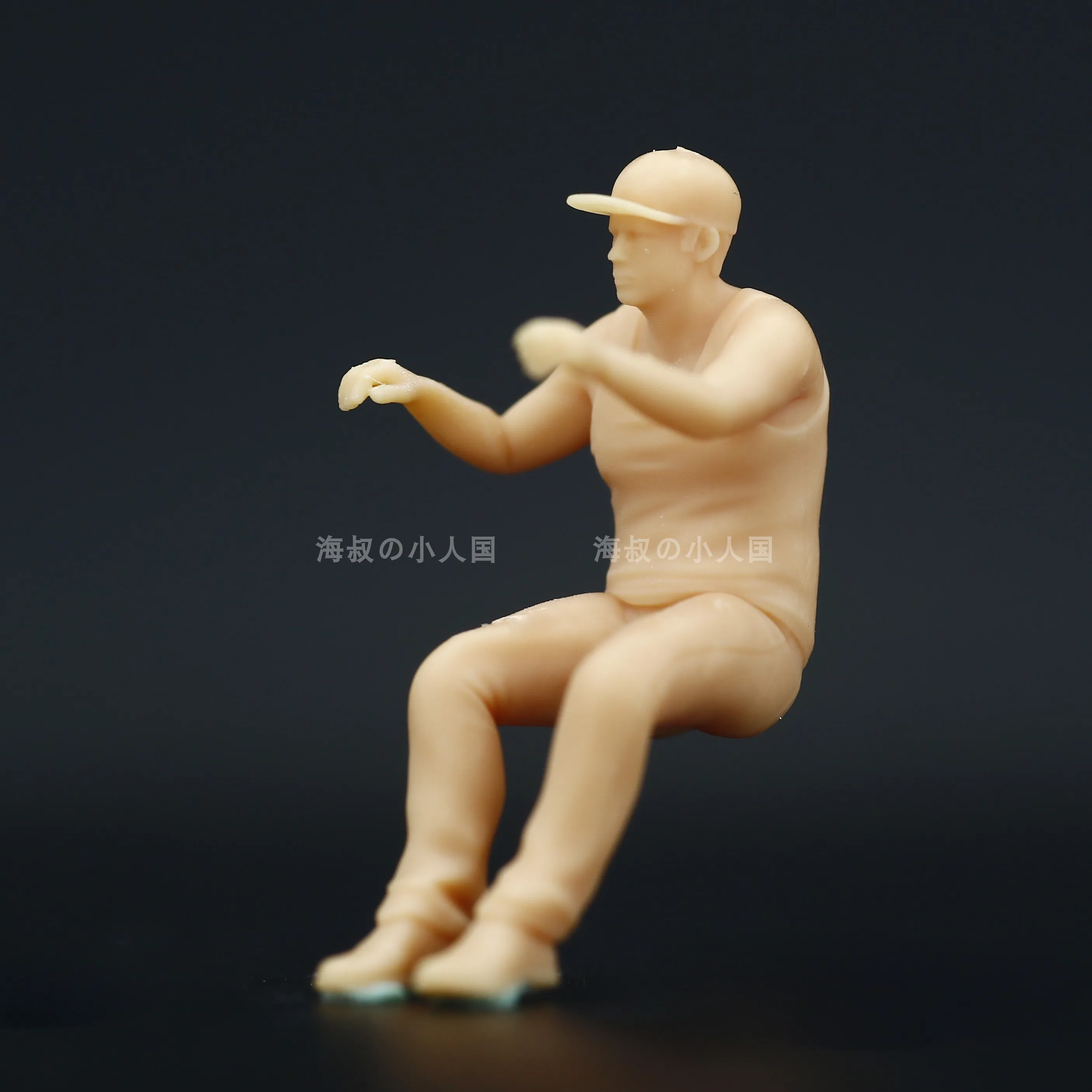 Miniatures Figurine 1/87 1/64 1/43 L249 Male Female drivers driving Figures Sand Table Doll Model Creative Scene Props Decor