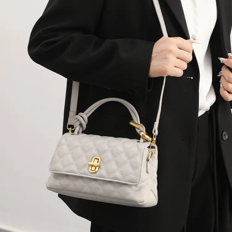 

Fashionable Bag Trendy Design Letter Logo Crossbody Diaper Bag For Women Handbag Leather Classic Designer Ultra Chic