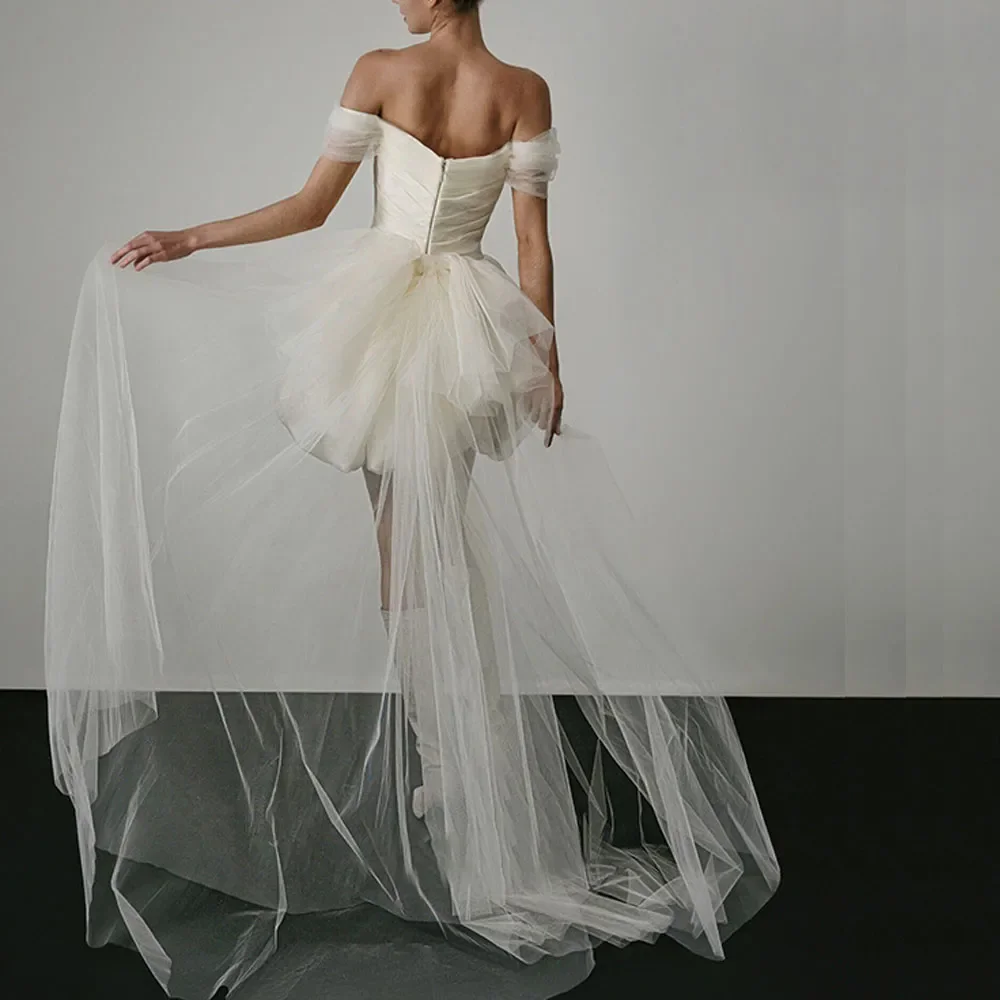 Robe de mariée trapèze à col bateau moderne, courte, avec poignées amovibles, en tulle, avec traîne