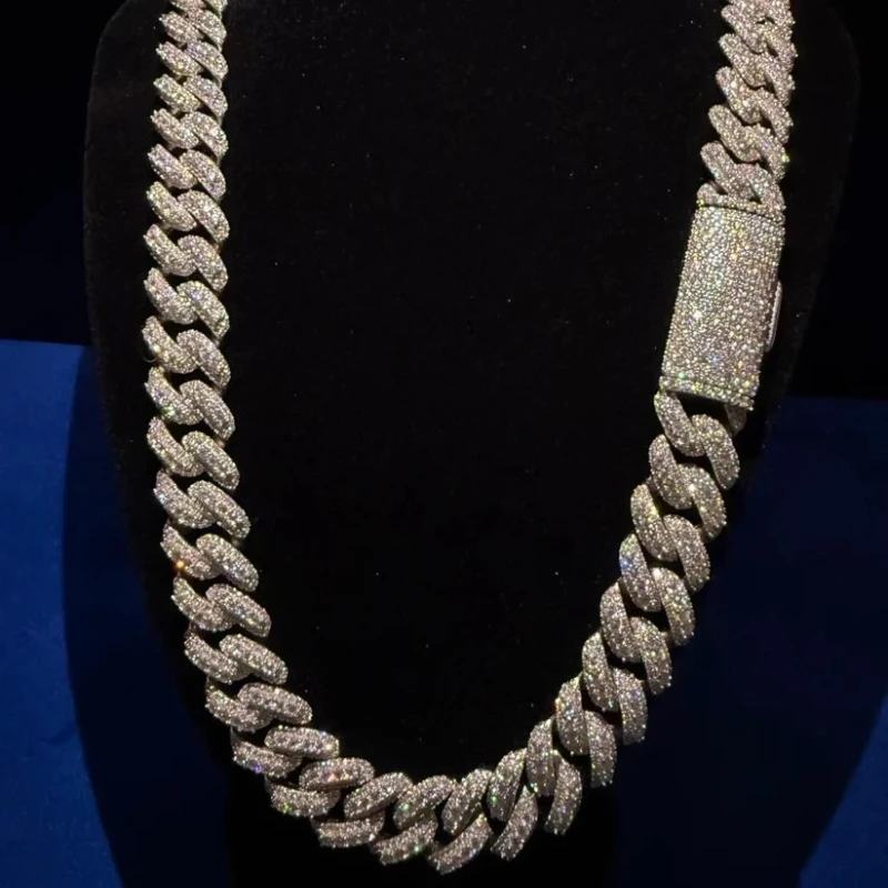 18Mm diamond buckle light luxury hip-hop Cuban neck chain Miami classic version, heart-to-heart niche trend holiday gift