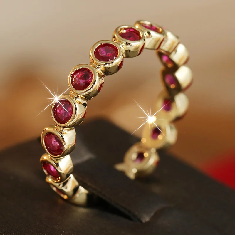 Women's Fashion Shining Fine Circle Ring Inlay Red Synthetic Zircon Vintage Versatile Ring Banquet Party Jewelry Accessory