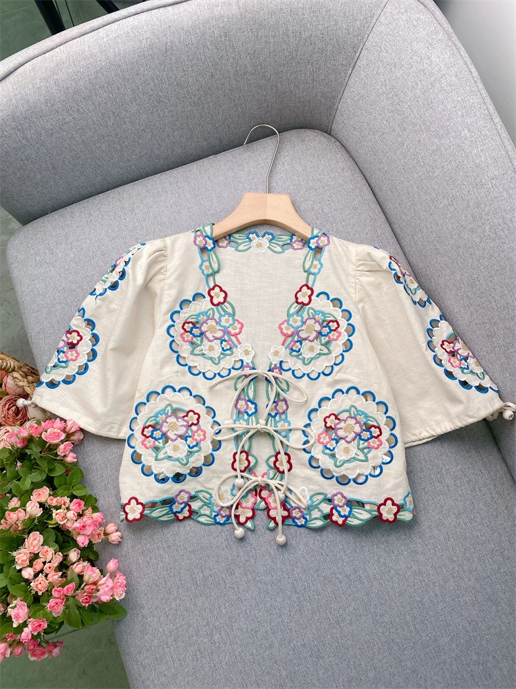 

Zoyoyued Retro Ethnic Embroidered Cotton Linen irt Women's V-ne Hollow out Lace Trim ort Sve Pear ape Fit Busin...