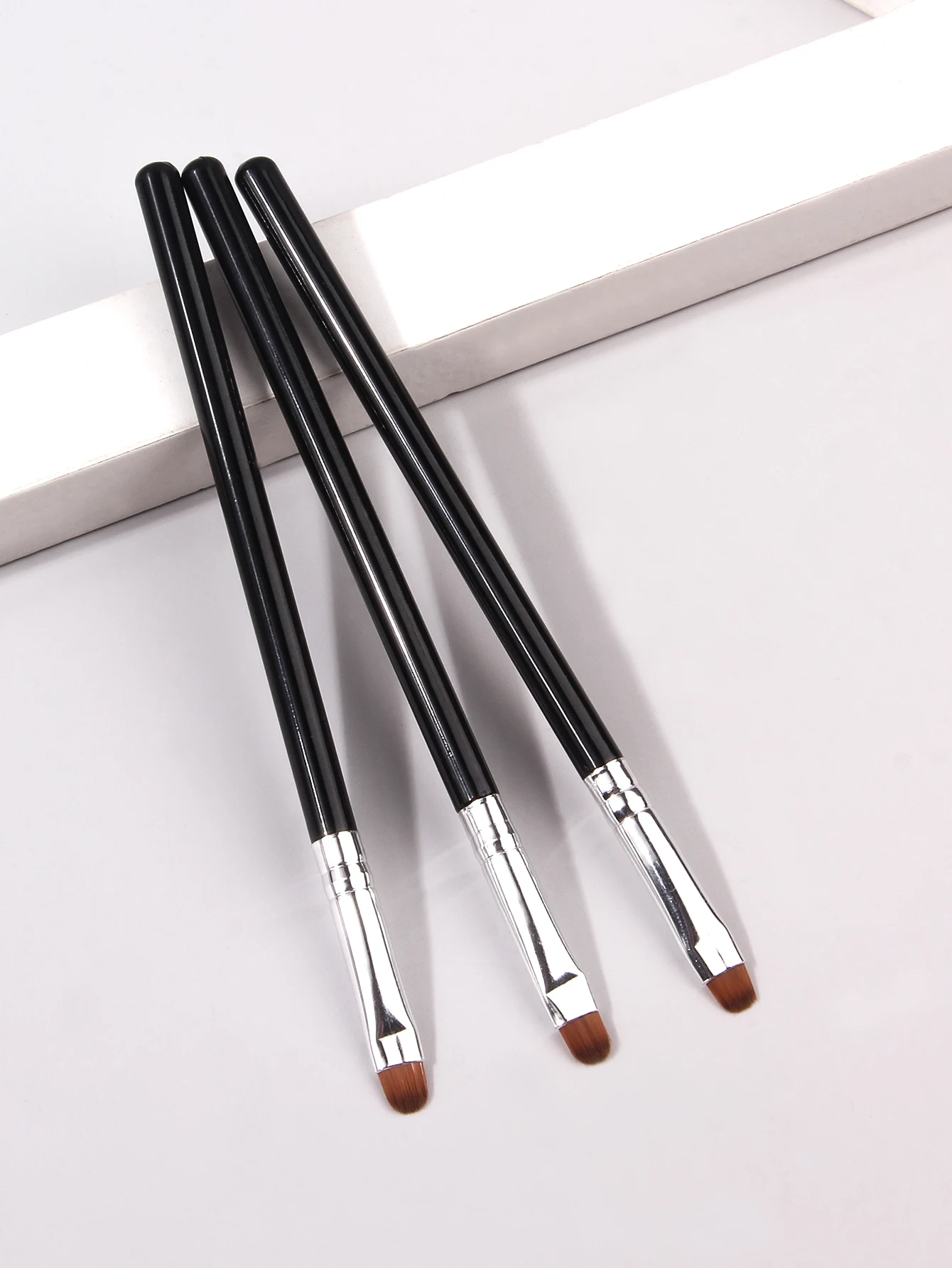 แปรงอายไลเนอร์ขนแปรงใยสังเคราะห์คุณภาพสูง 3 ชิ้น/แปรงคอนซีลเลอร์/แปรงปากแบบพกพาแปรงอเนกประสงค์