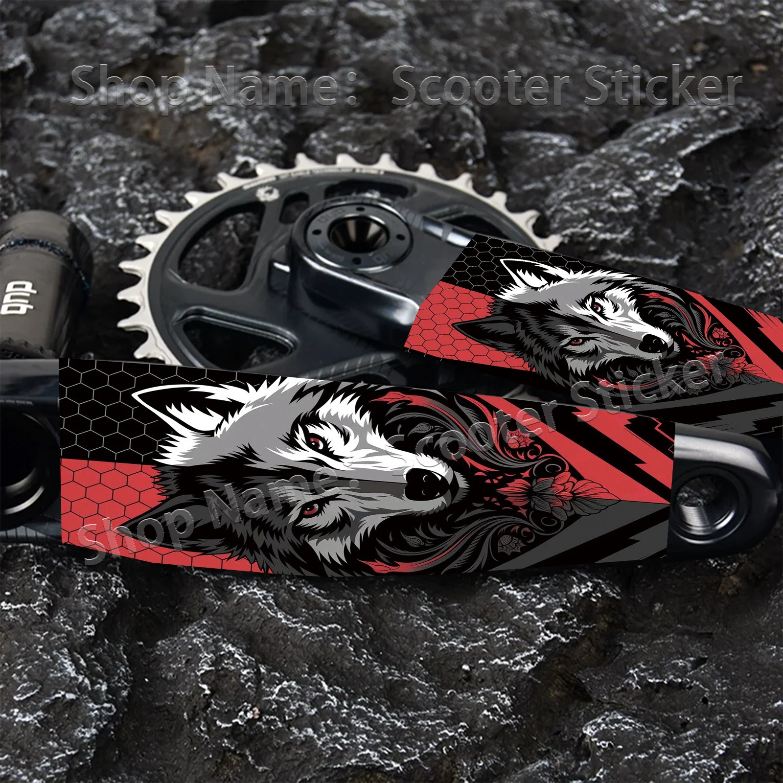 1Pair 2D Flat Red‑Black Wolf Head Vinyl Sticker, Waterproof Decal for MTB Road Bike Crank Arm, Holiday Gift