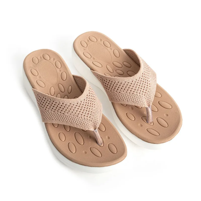 2024 Summer New Herringbone Slippers Women's Shoes Versatile, Lightweight, Pinch Feet, Beach Outwear Slippers