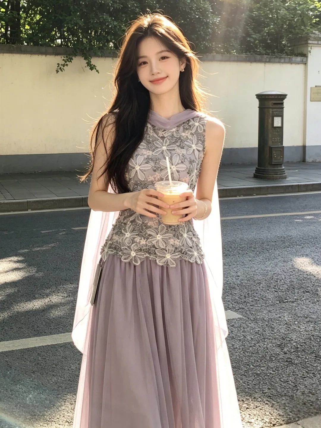 

Elegant Unique Halter Top Skirt Set Sister Style Summer Fashion Vintage Print Comfortable Fit Women's Two-Piece Ensemble