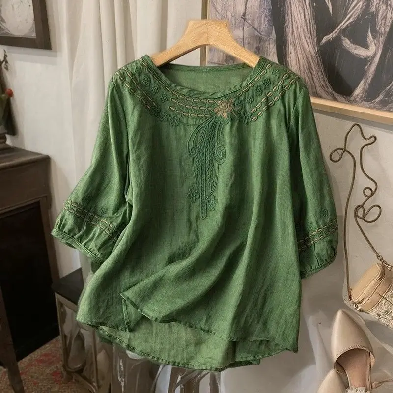 

High-End plus Size Women's Cotton Linen round Neck Embroidered Base Shirt Thin T-Shirt Summer New Style Commute Artistic