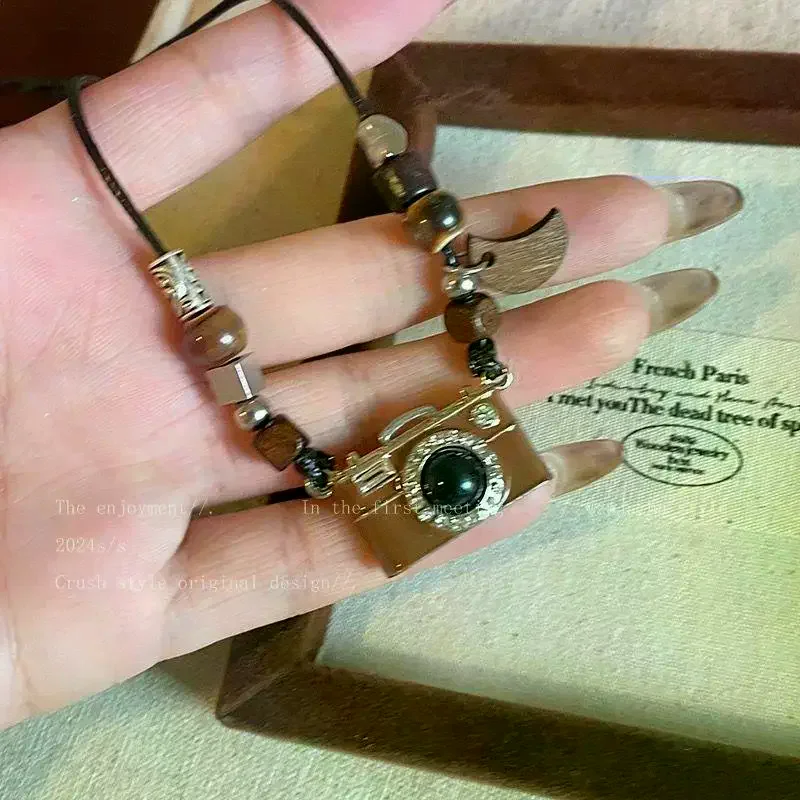 Vintage Brown Camera Pendant Necklace 2025 New Kpop Hip-Hop Simple Personality Women Men Punk Y2K Charms Jewelry Accessories