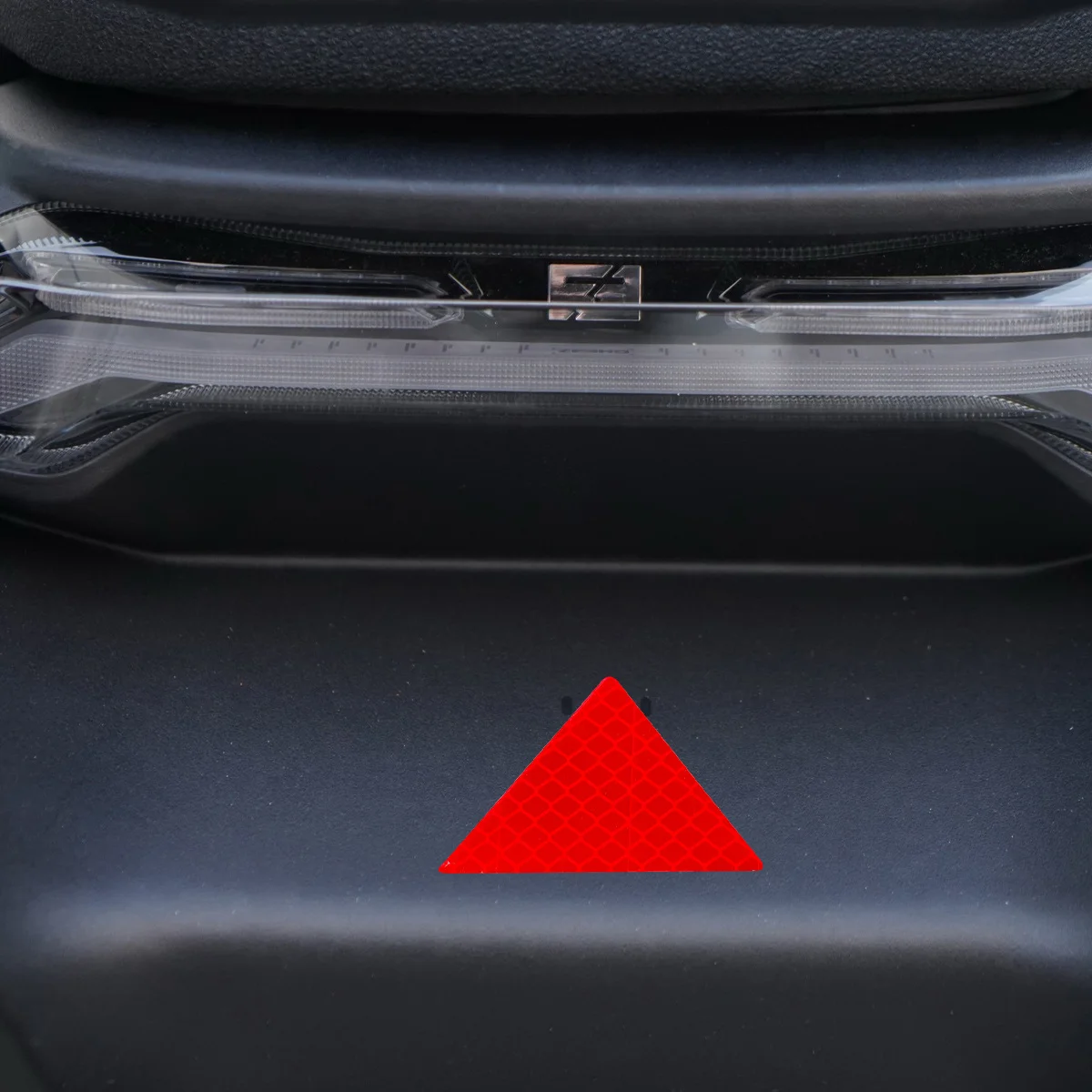 삼각형 고반사율 머드가드 데칼 격자 고반사율 소재 오토바이 전면 경고 데칼 모터 액세서리