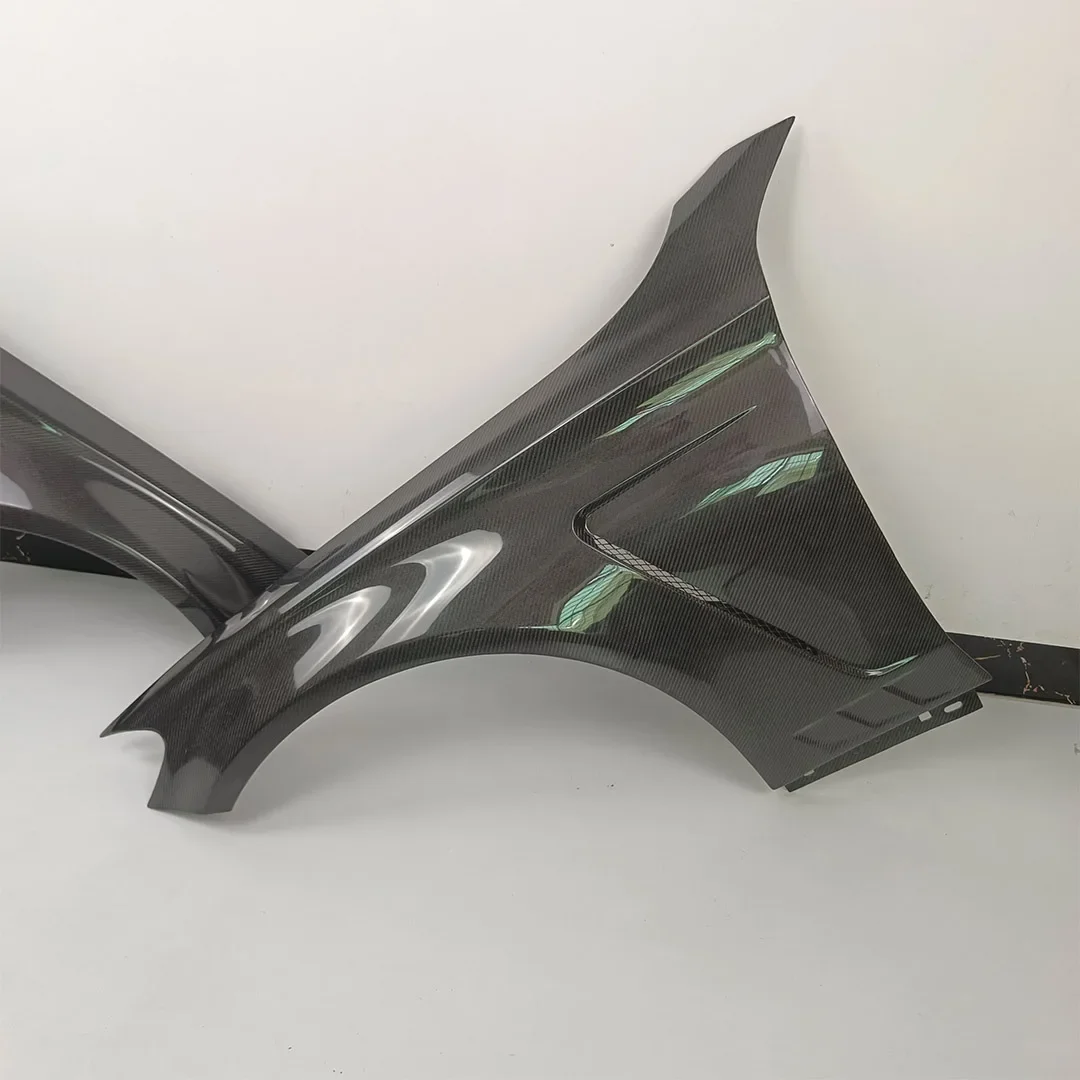 Guardabarros de fibra de carbono W205 C43 C300 C250 con ventilación para W205 2015-2021