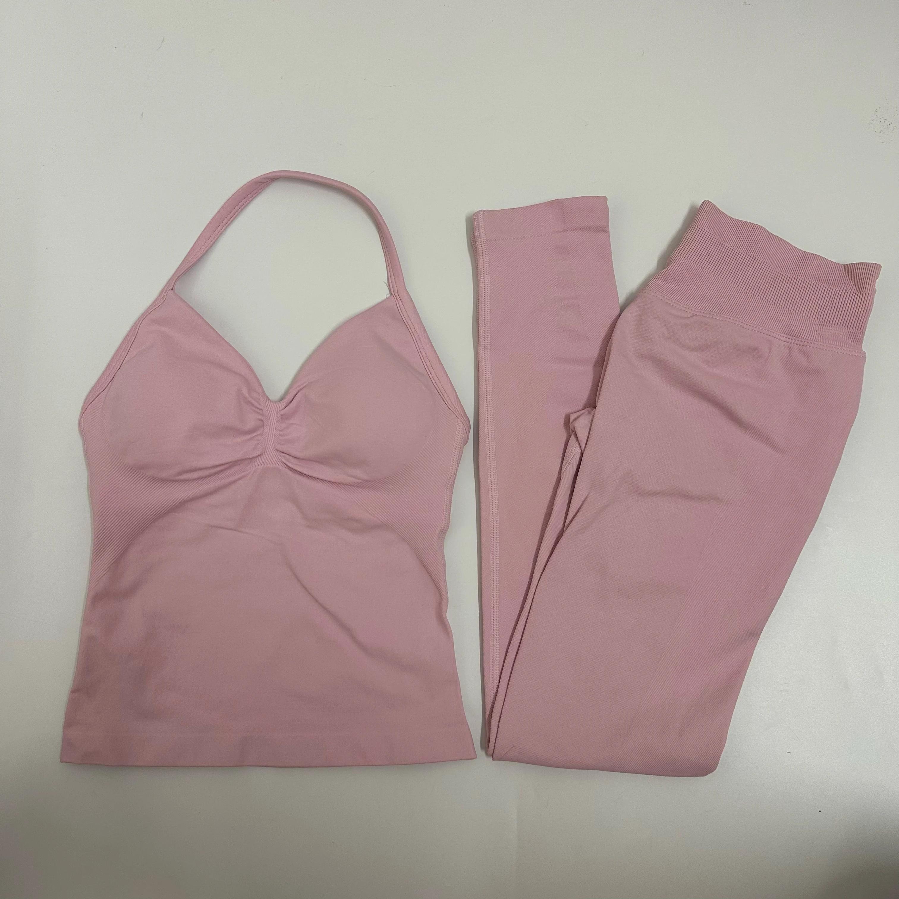 2-delige yogaset voor dames: top zonder rug en high waist scrunch leggings, fitness outfit