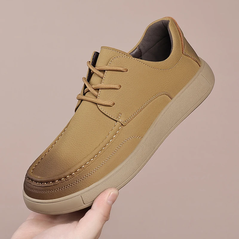 

Повседневная мужская обувь. Удобный дизайнерский стиль. Офис и отдых. Деловая обувь для отдыха на открытом воздухе. Уличная прогулочная кожаная обувь для молодых людей.