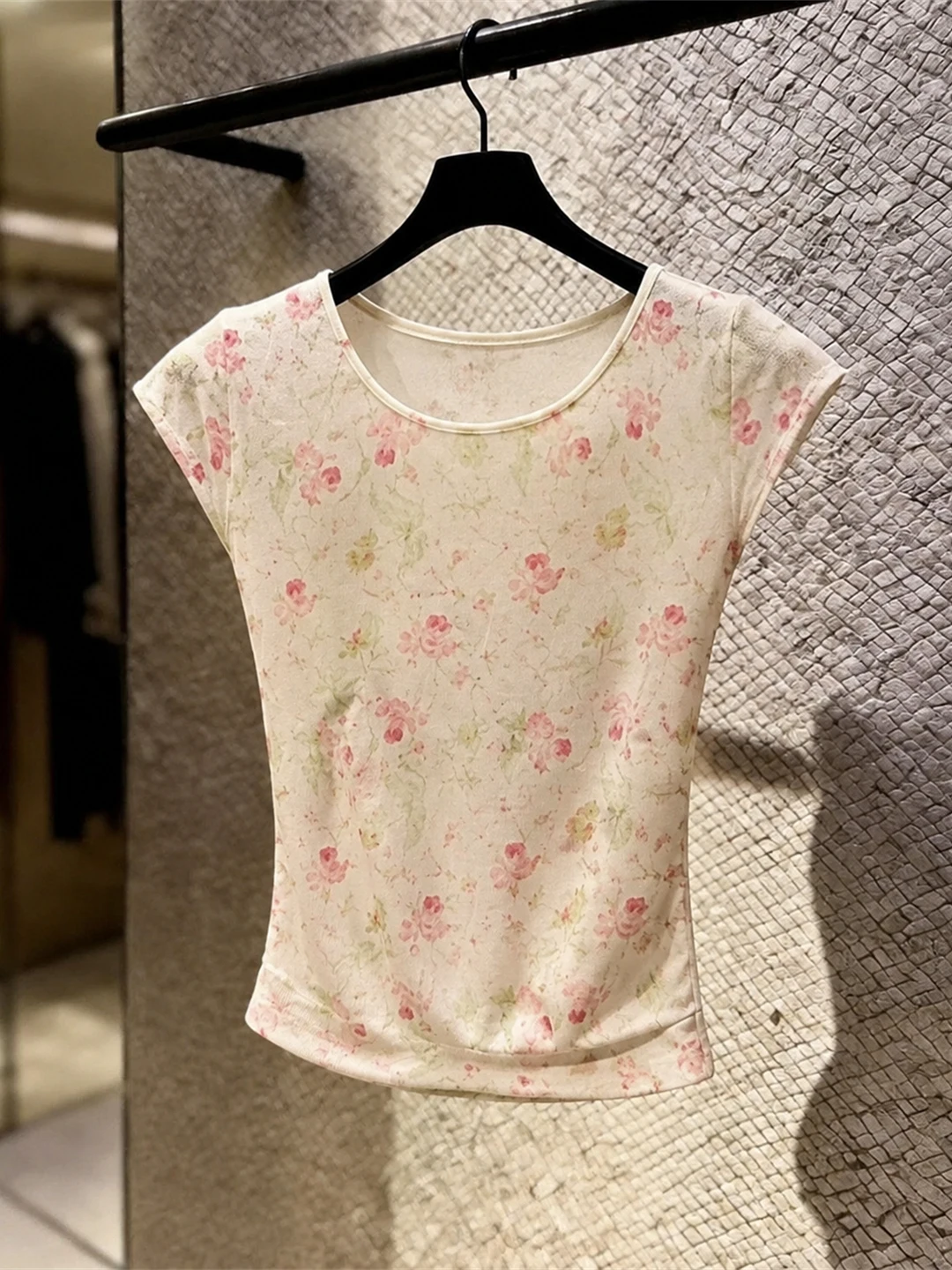 

Summer Floral Print Short Sleeve Slim Fit round Neck T-Shirt Skin-friendly Commute Style Korean Version Soft Shoulder Top