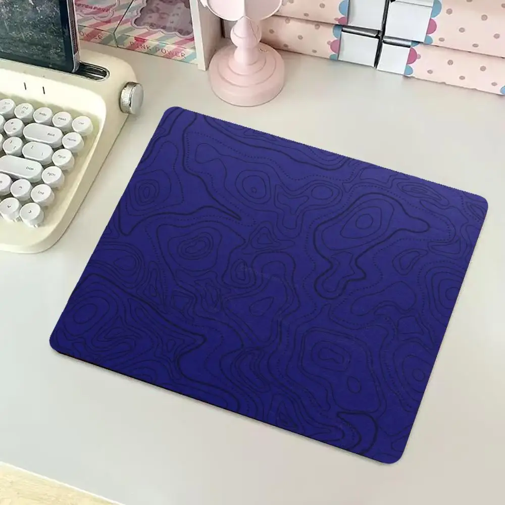 Thickened small square portable gaming mouse pad XS Strata liquid desktop pad anti-slip rubber gaming mouse pad PC keyboard pad