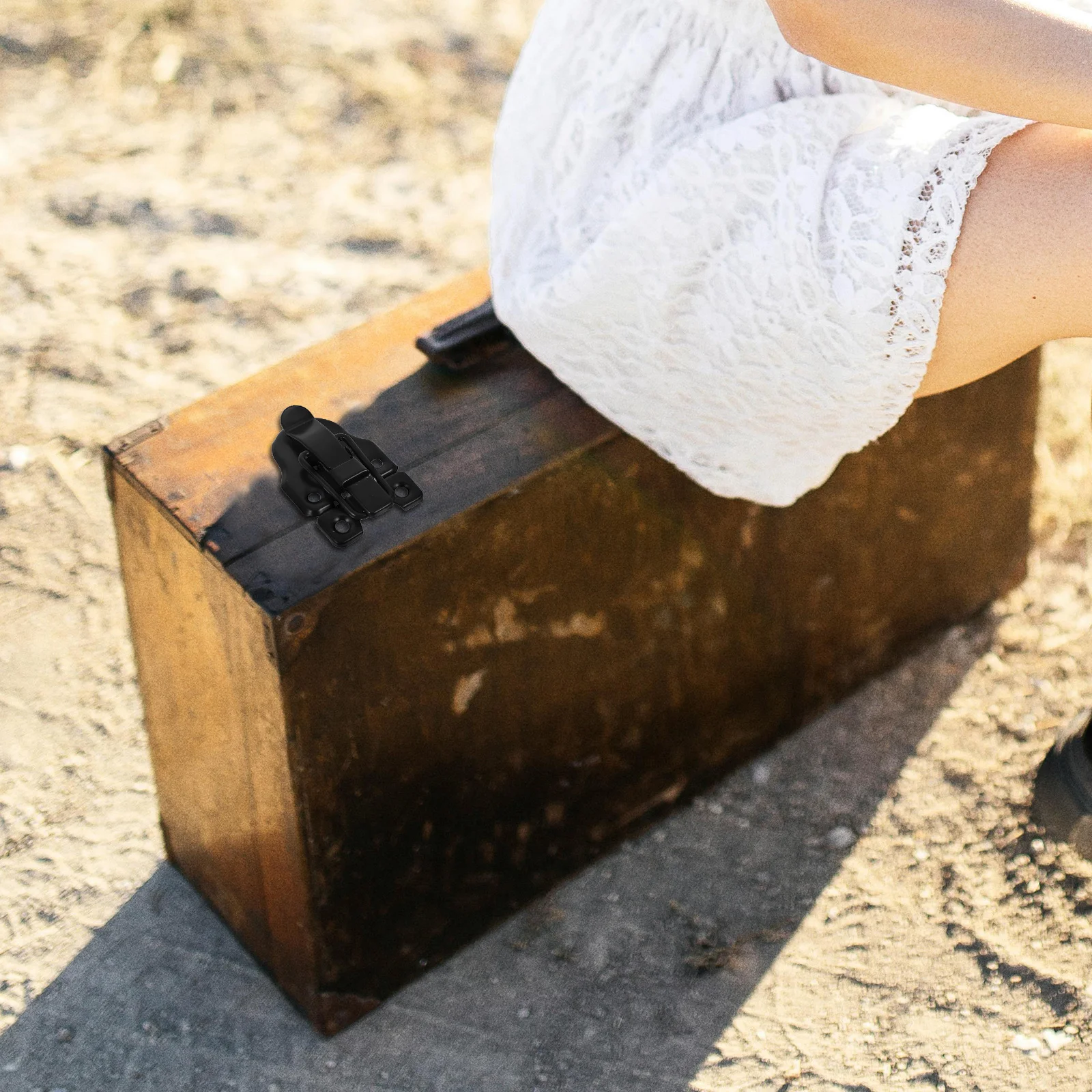 أجهزة مزلاج صندوق معدني أسود عتيق للحافظة الخشبية مع فتحة قفل بمشبك تبديل عتيق لأمن تخزين الحرف اليدوية #1