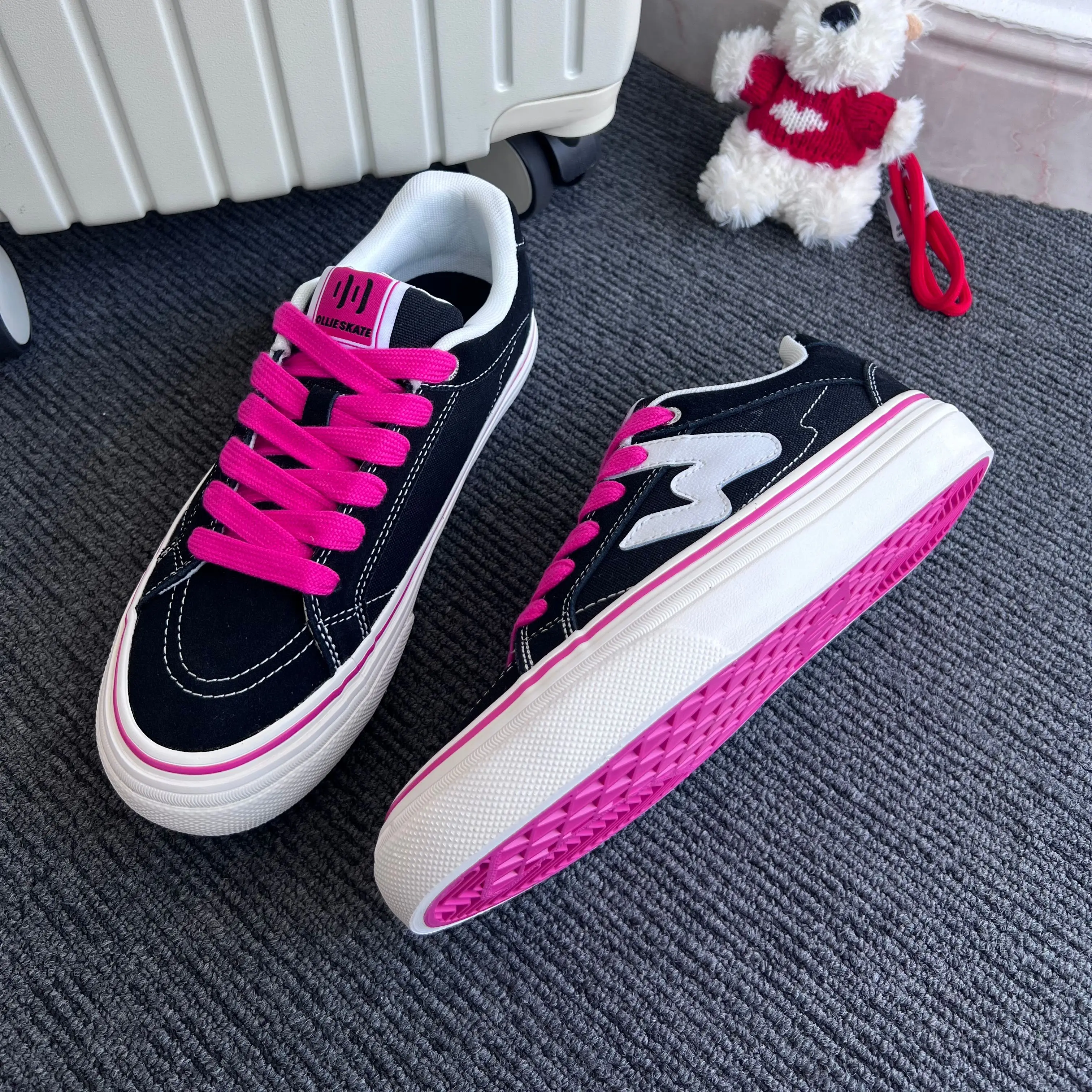 Ollieskate Classic American Retro Skateboard Shoes Black Breathable Casual Sneakers Couple Shoes For Men Women