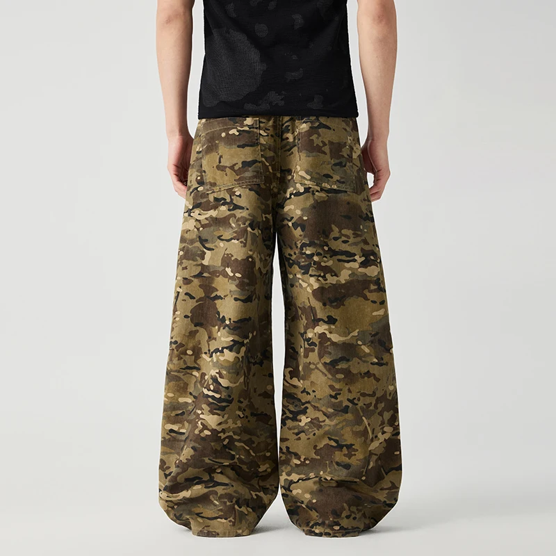 Celana Panjang Busur Pisau Melengkung Longgar Kamuflase Tren Jalanan untuk Pria 2025 Celana Kasual Longgar dan Modis Desain Baru