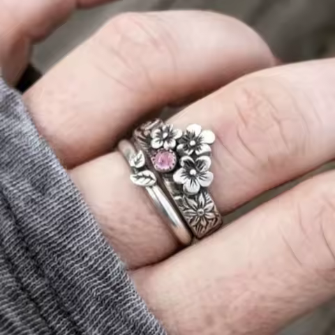 2pcs Fashion Retro Style Flower Leaf Pattern Splicing and Stacking Pair Ring Ancient Silver Women's Size Ring