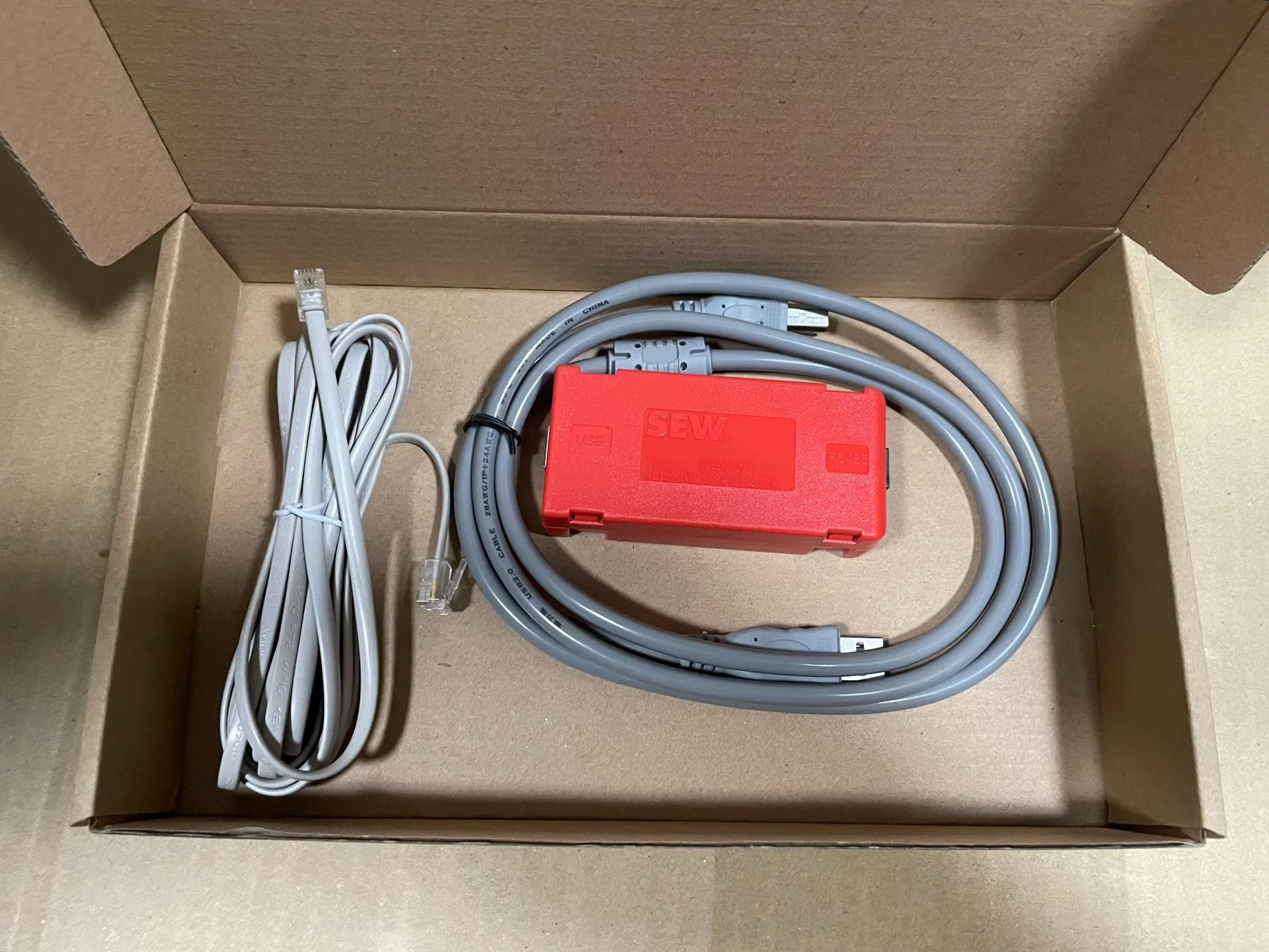 USB11A New SEW Servo Drive Communication Adapter, Including One For Real Photo Shooting