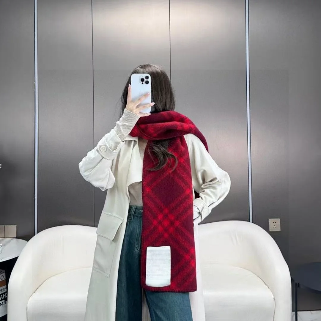 

High-quality Soft Wool Scarf Classic Plaid Winter Warm Fashion Versatile Trend Elegant Shawl / Scarf / Neck, Fashionable Gift